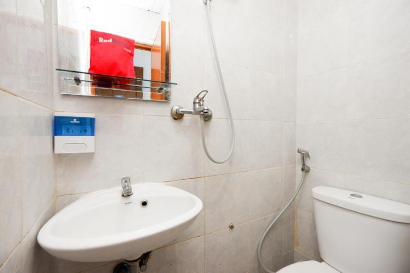 Hotel O Semarang Near Kota Lama Semarang Formerly Kamarkoe Residence Coo Property Rom bilde